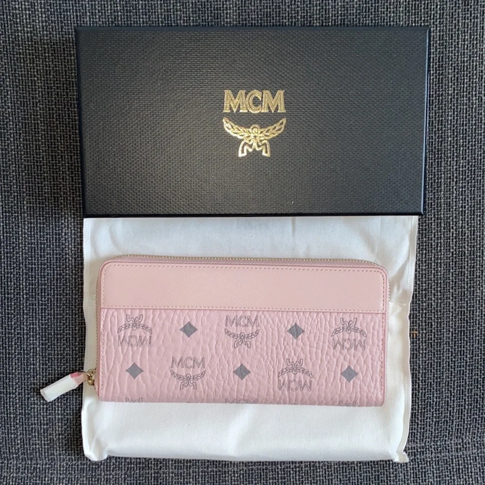 MCM NWT Powder Pink Aren Visetos Zip Around Leather Wallet 8” x 4” - Picture 3 of 12